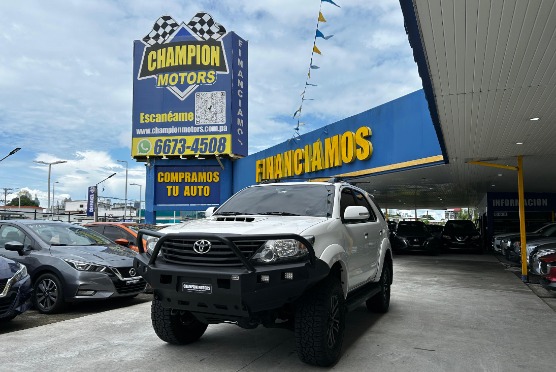 Toyota Fortuner 2015 (2015)