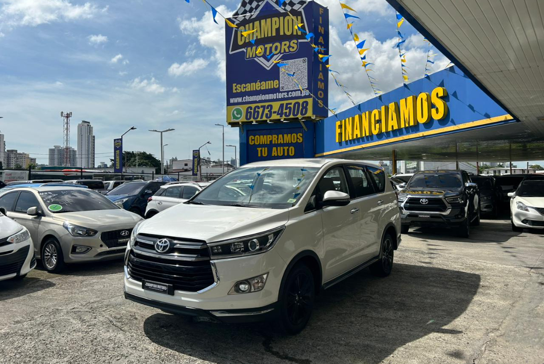 Toyota Innova 2022 (2022)