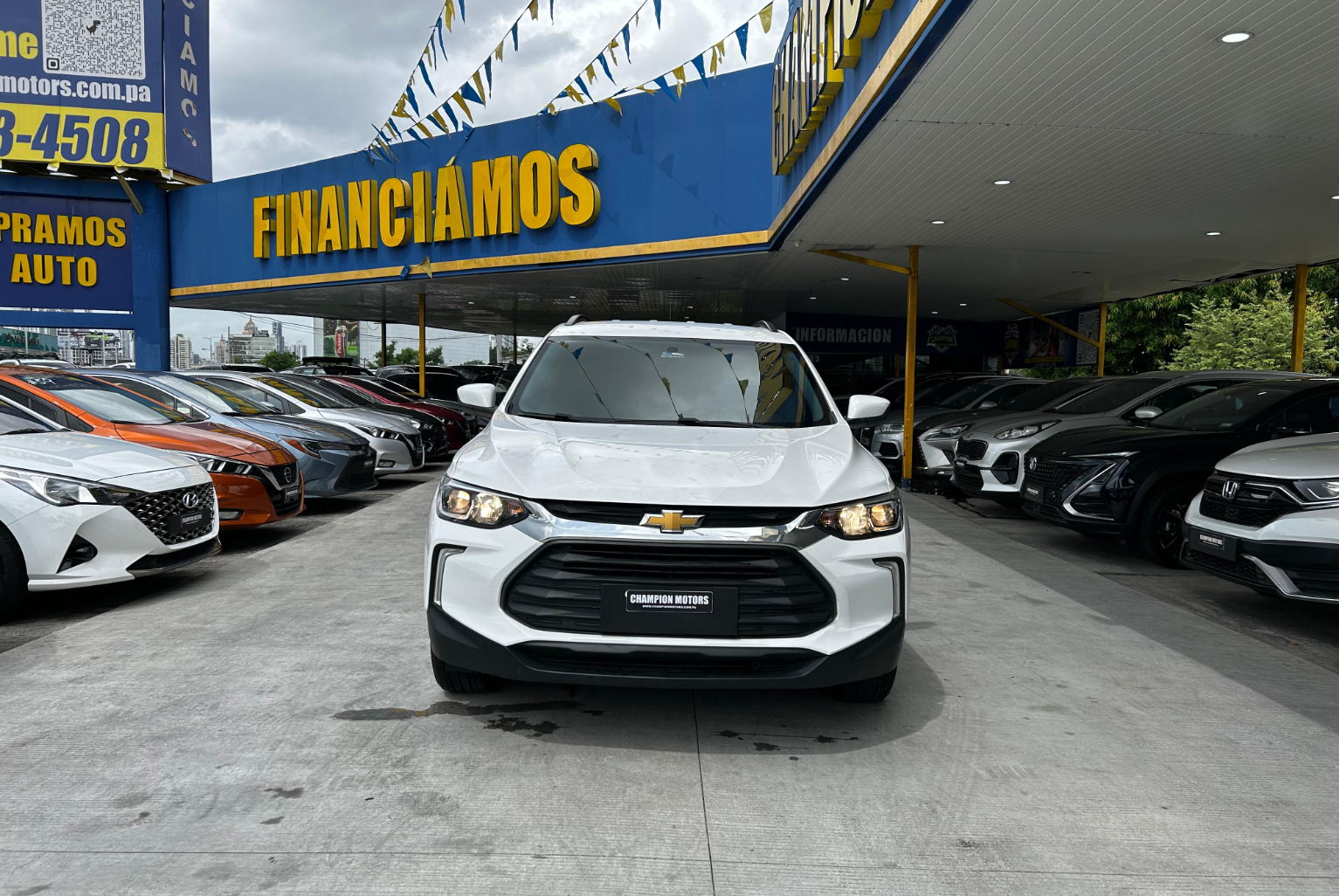 Chevrolet Tracker 2023 Manual color Blanco, Imagen #2