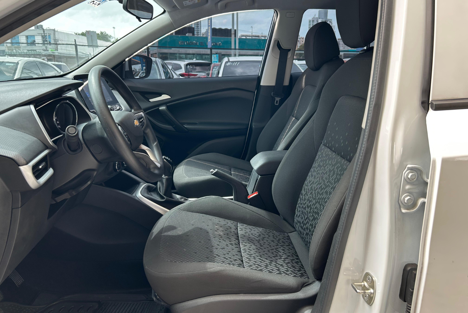 Chevrolet Tracker 2023 Manual color Blanco, Imagen #8