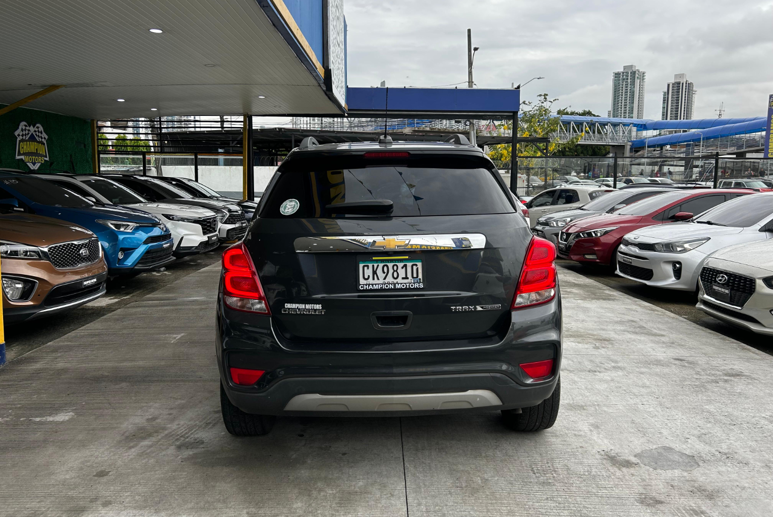 Chevrolet Trax 2018 Automático color Gris, Imagen #5