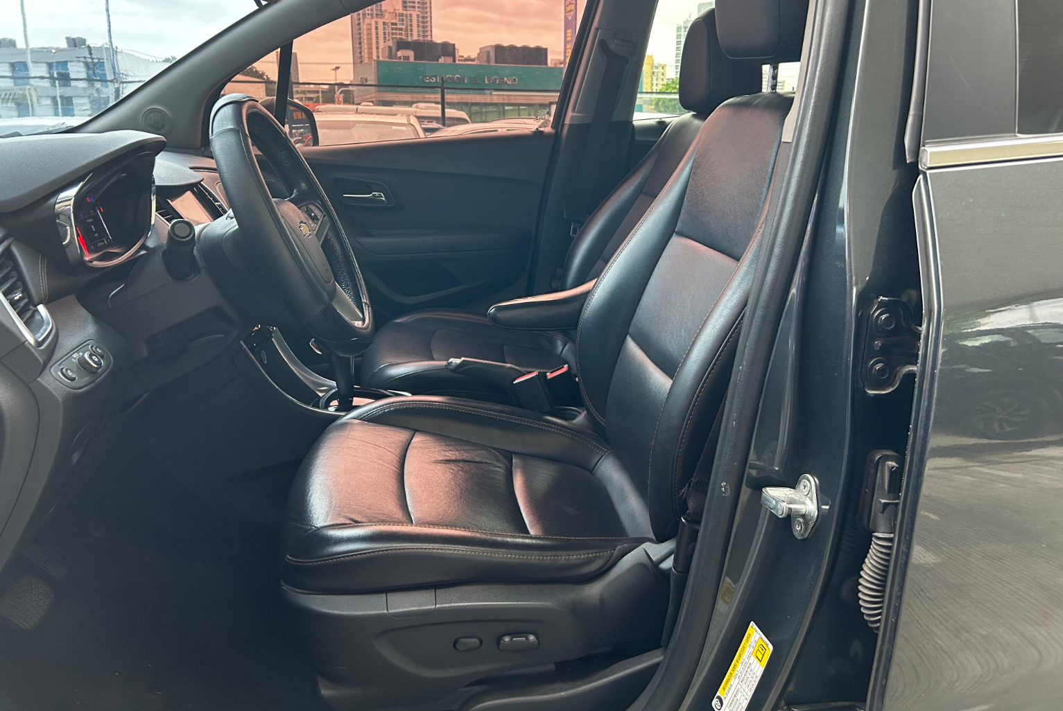 Chevrolet Trax 2018 Automático color Gris, Imagen #7