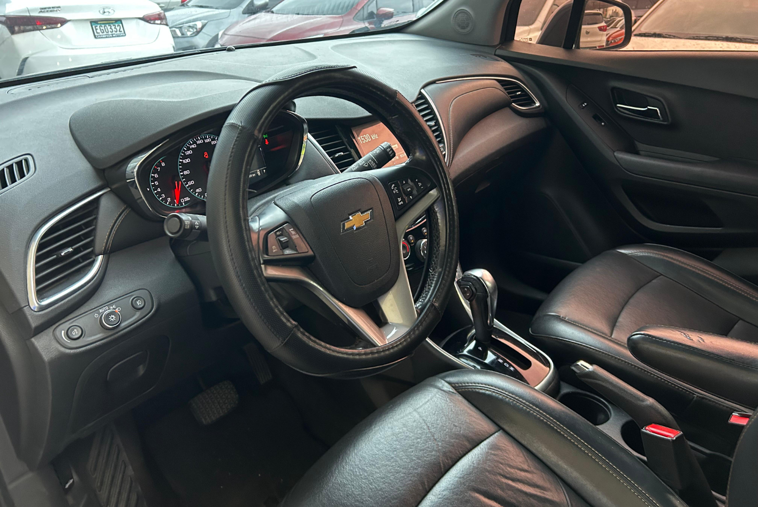 Chevrolet Trax 2018 Automático color Gris, Imagen #8