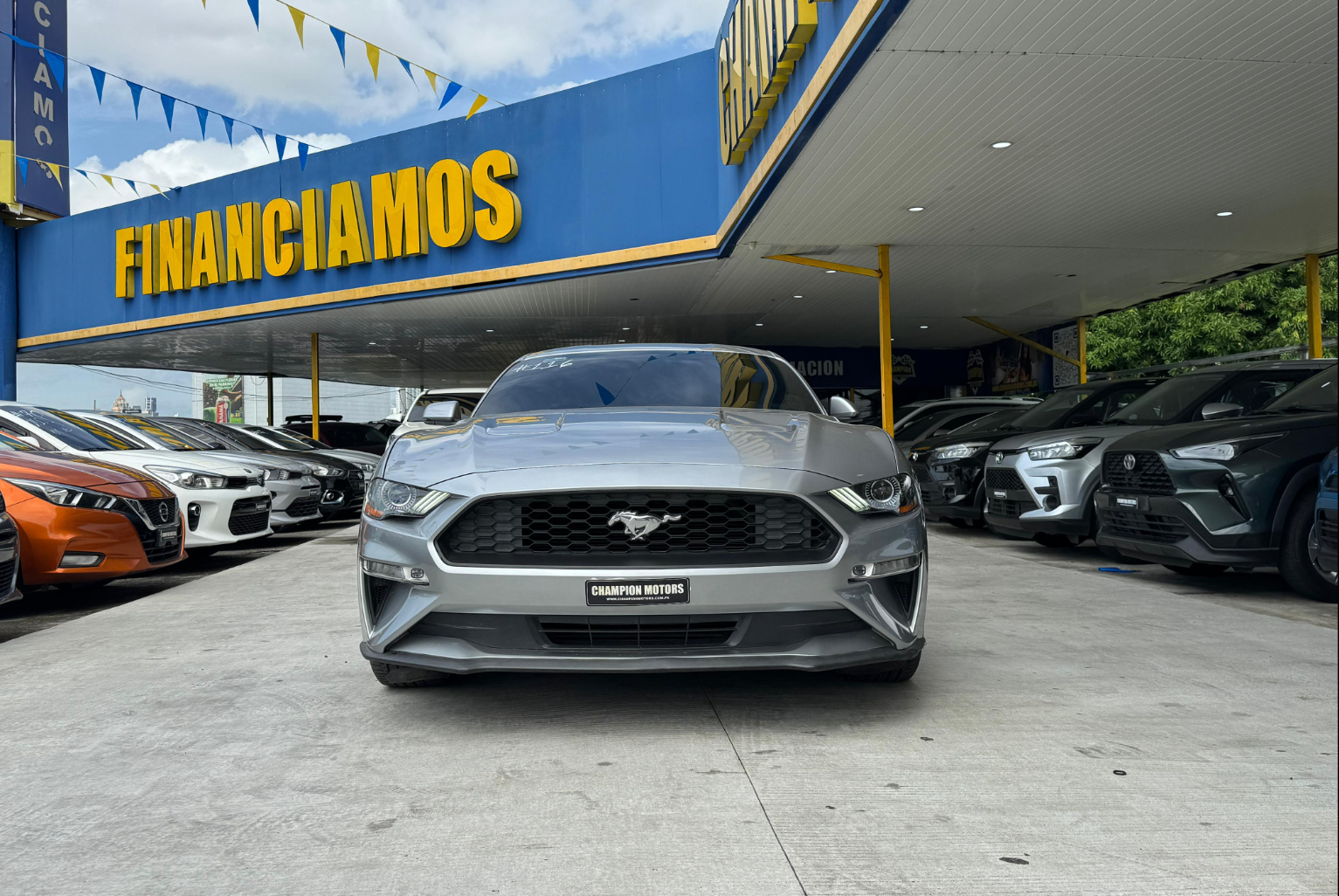 Ford Mustang 2020 Automático color Plateado, Imagen #2