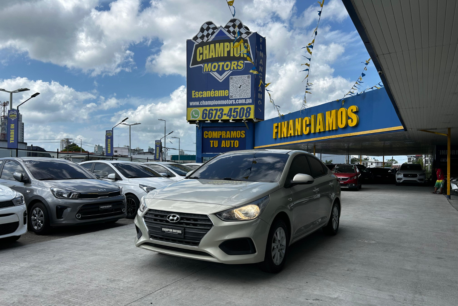 Hyundai Accent 2019 Manual color Plateado, Imagen #1