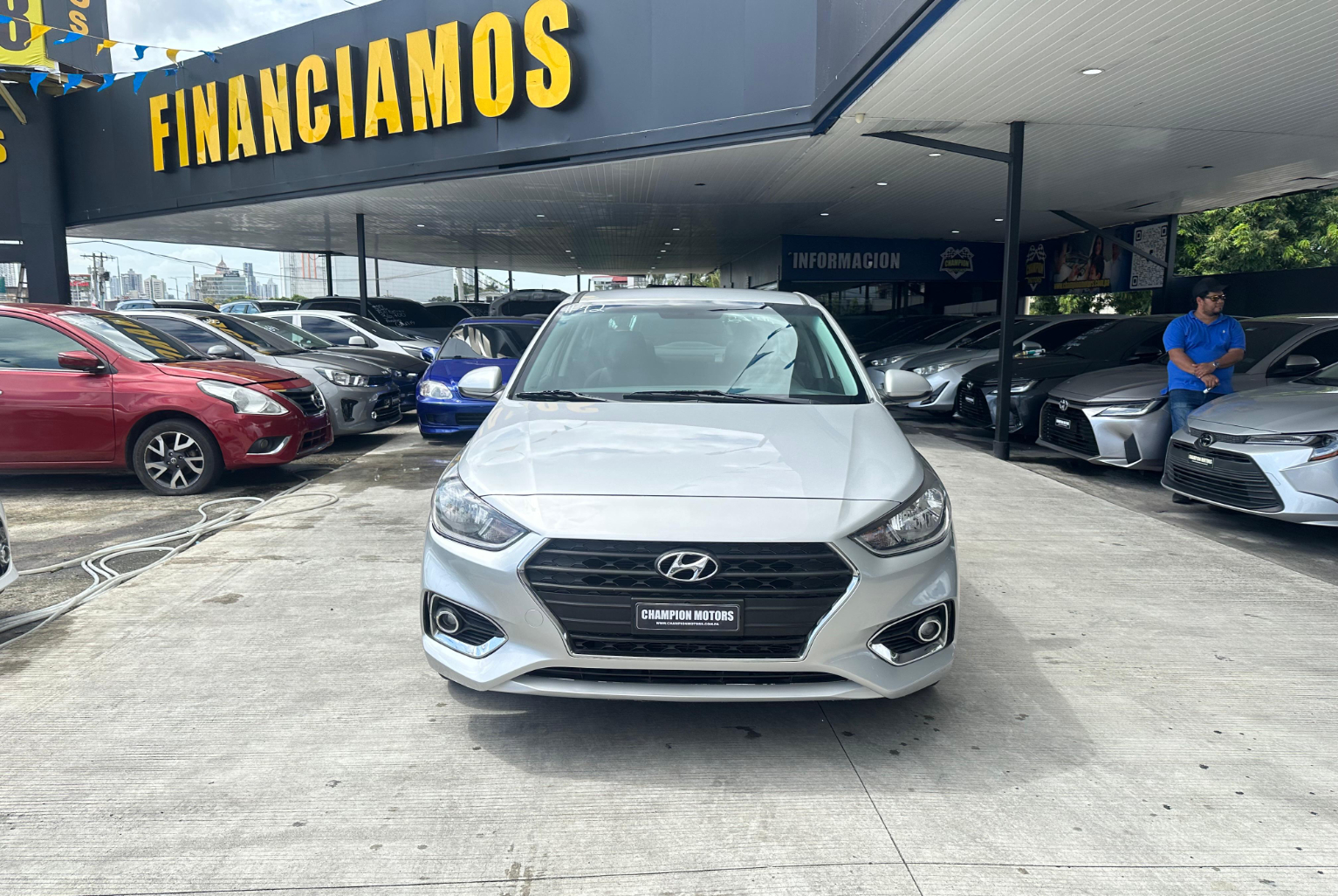 Hyundai Accent 2019 Automático color Plateado, Imagen #2