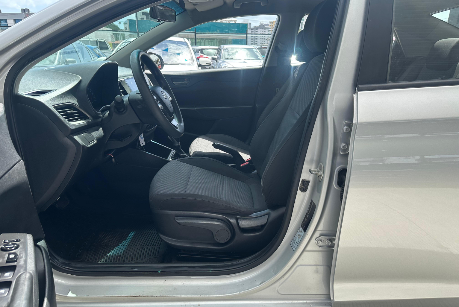 Hyundai Accent 2019 Automático color Plateado, Imagen #8