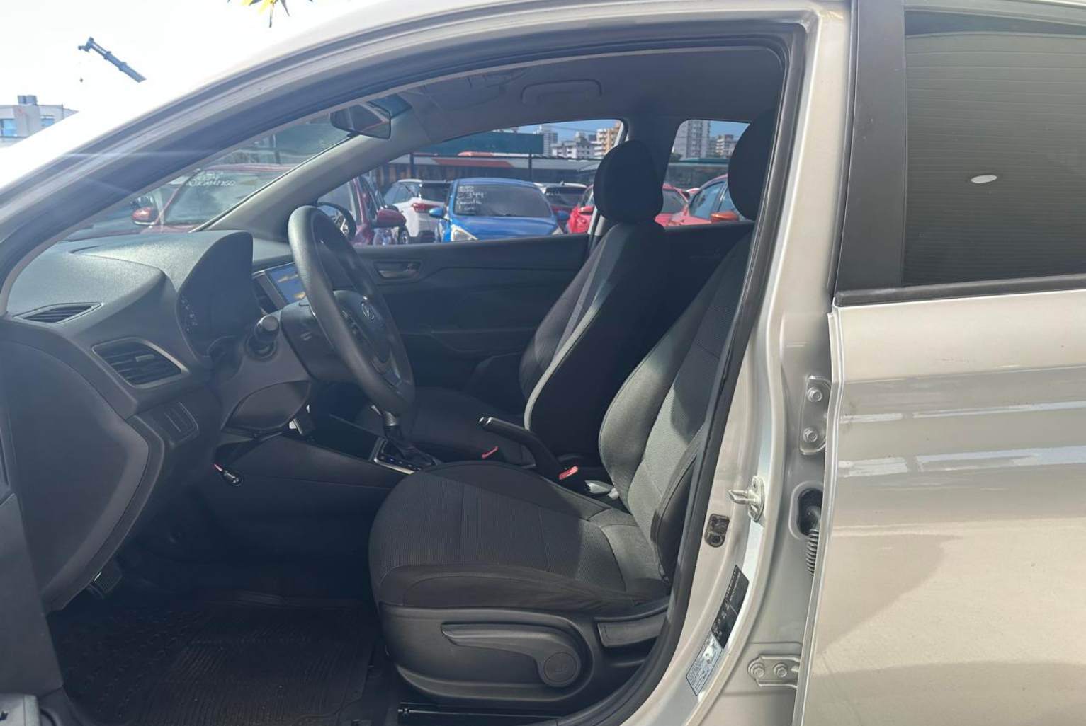 Hyundai Accent 2019 Automático color Plateado, Imagen #7