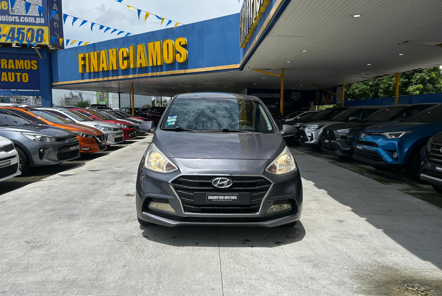 Hyundai Grand i10 2020 Automático color Gris, Imagen #2