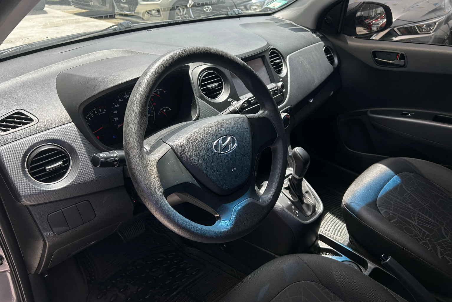 Hyundai Grand i10 2020 Automático color Gris, Imagen #7