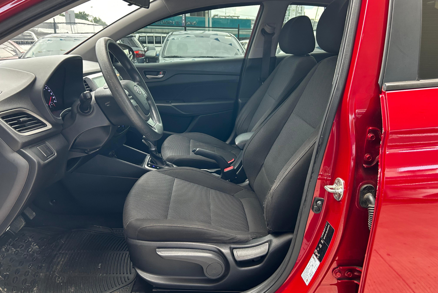 Hyundai Accent 2020 Automático color Rojo, Imagen #9