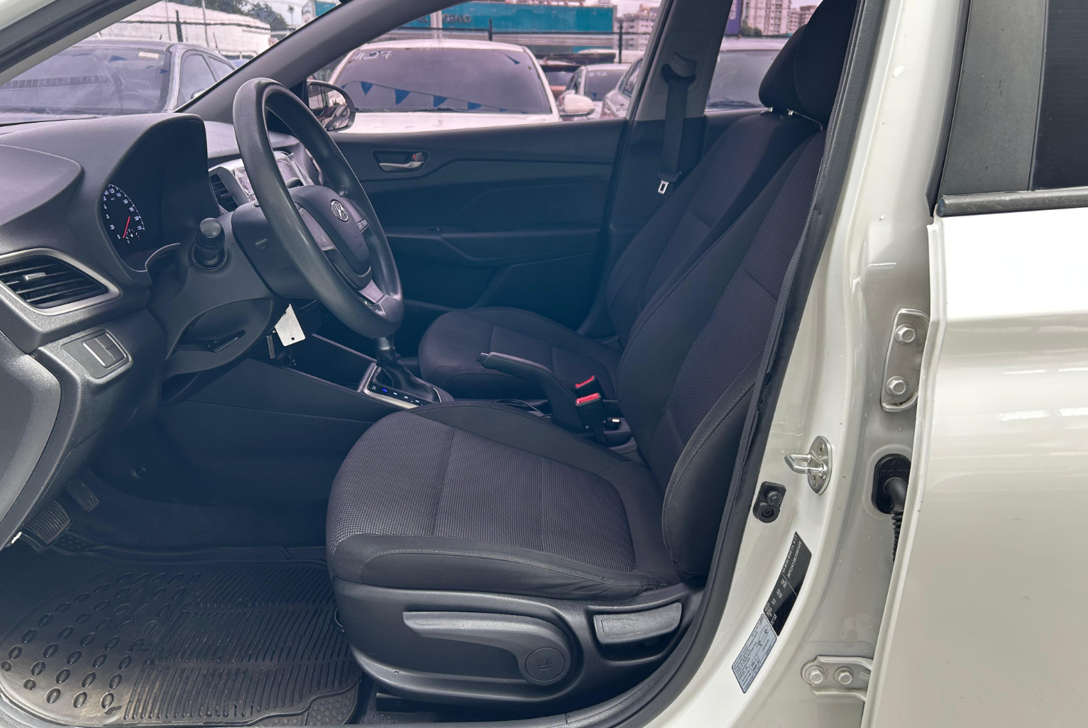 Hyundai Accent 2020 Automático color Blanco, Imagen #8