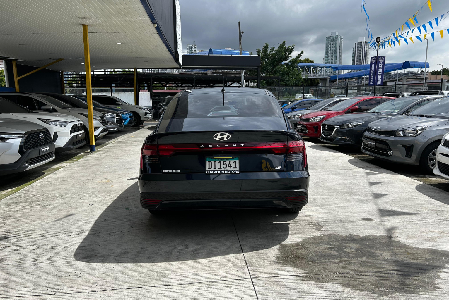 Hyundai Accent 2026 Automático color Azul Oscuro, Imagen #5