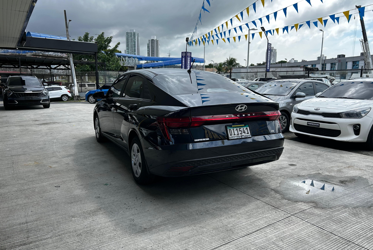 Hyundai Accent 2026 Automático color Azul Oscuro, Imagen #6
