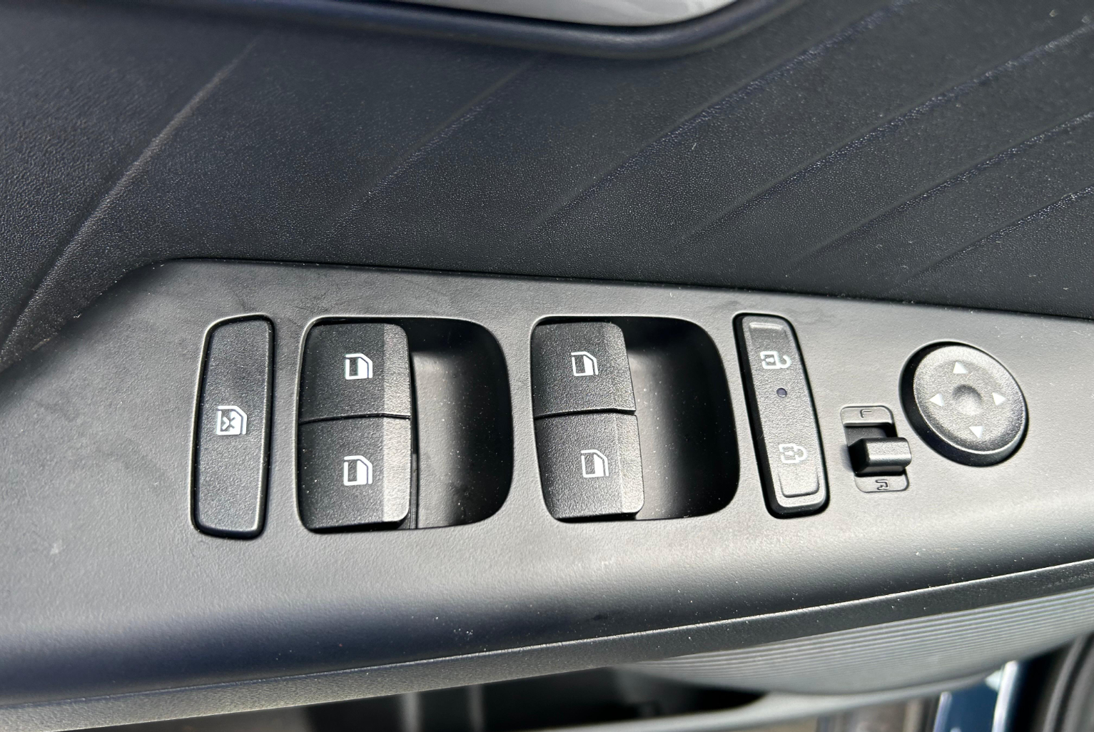 Hyundai Accent 2026 Automático color Azul Oscuro, Imagen #11