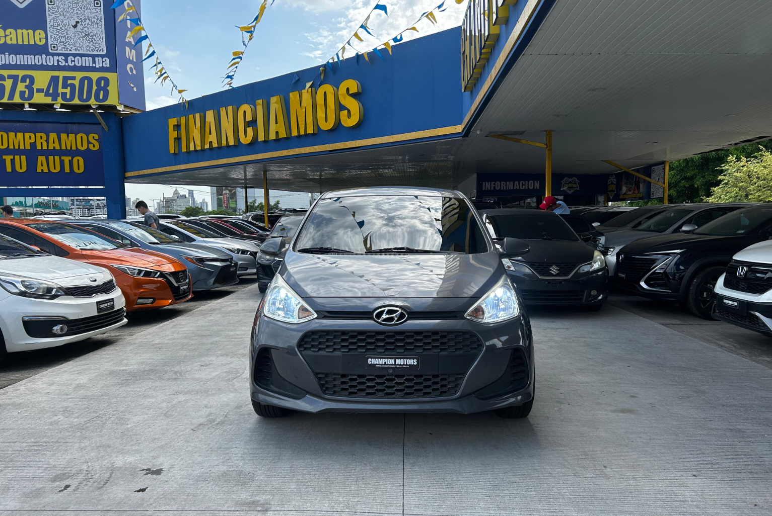 Hyundai Grand i10 2019 Manual color Gris, Imagen #2