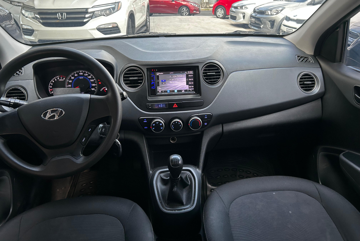 Hyundai Grand i10 2019 Manual color Gris, Imagen #9