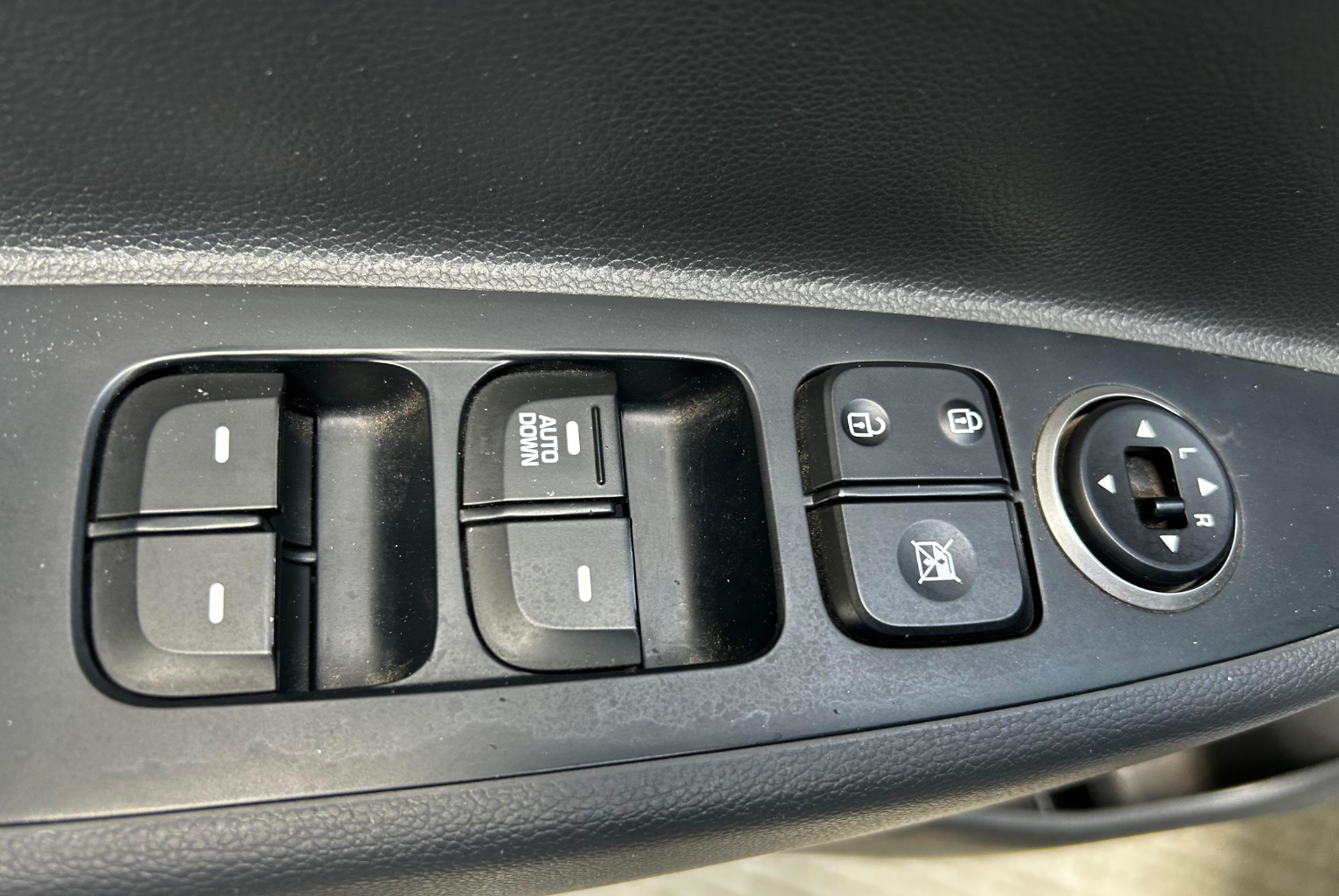 Hyundai Grand i10 2019 Manual color Gris, Imagen #13