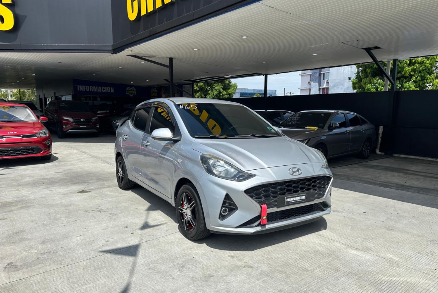 Hyundai Grand i10 2022 Manual color Plateado, Imagen #3