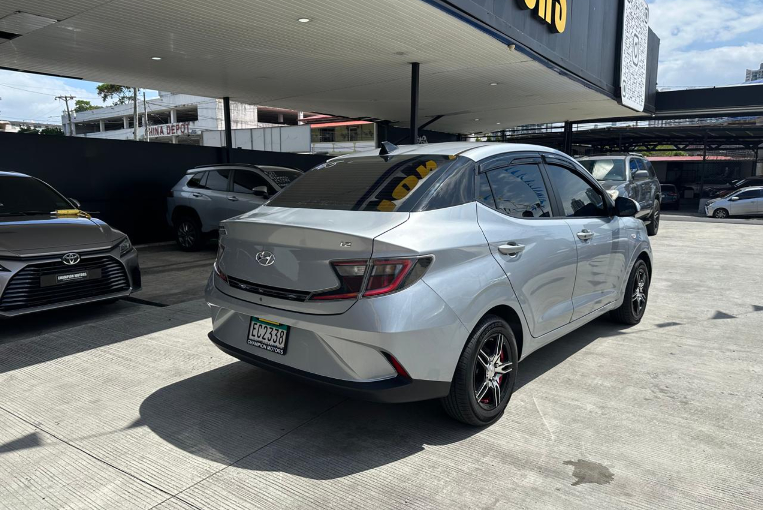 Hyundai Grand i10 2022 Manual color Plateado, Imagen #4