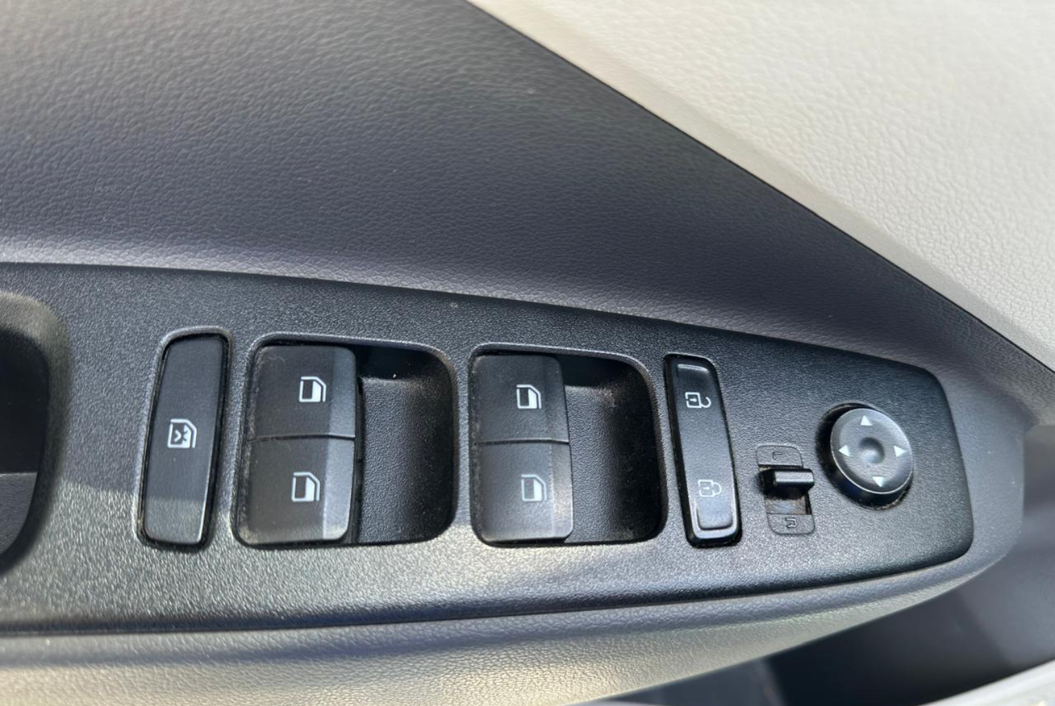 Hyundai Grand i10 2022 Manual color Plateado, Imagen #11