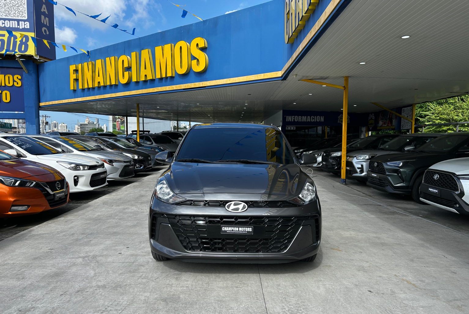 Hyundai Grand i10 2025 Automático color Gris, Imagen #2