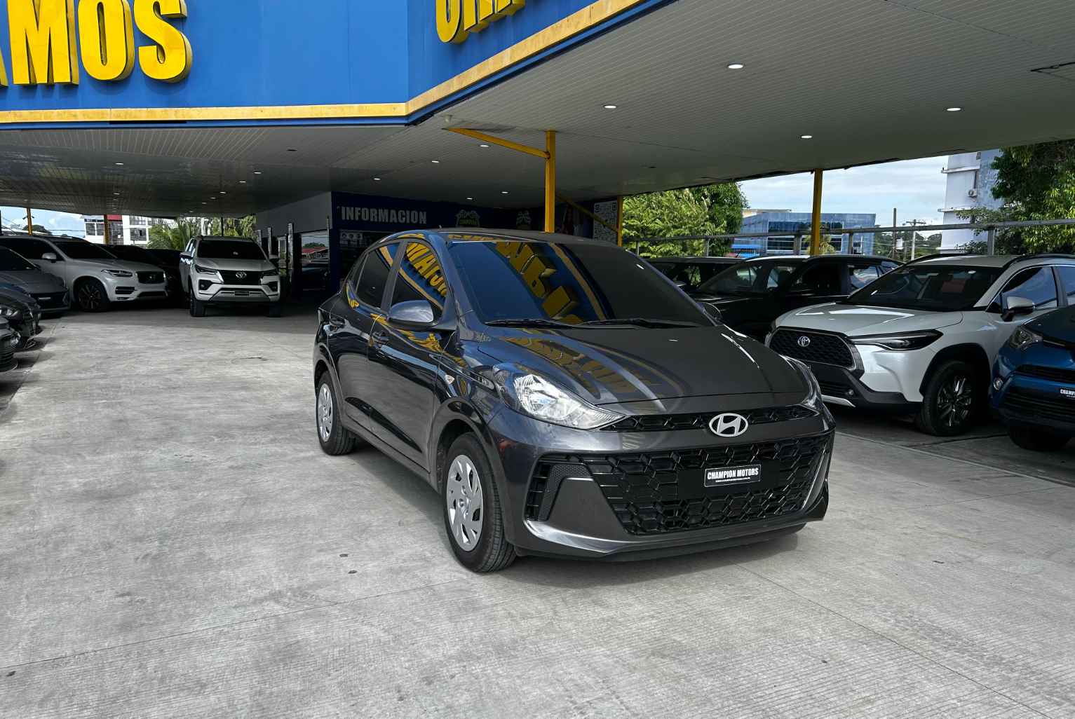 Hyundai Grand i10 2025 Automático color Gris, Imagen #3