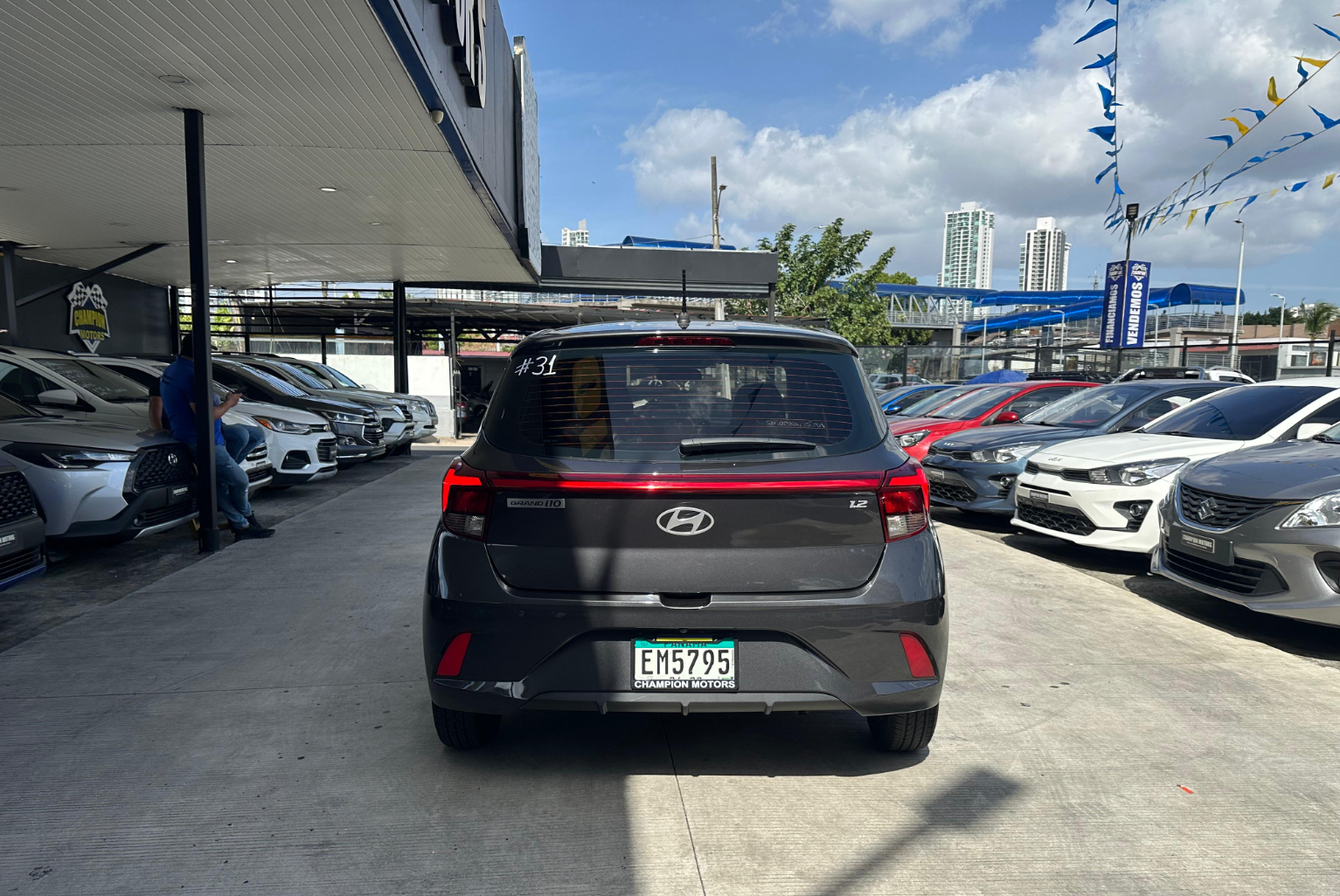 Hyundai Grand i10 2025 Automático color Gris, Imagen #5