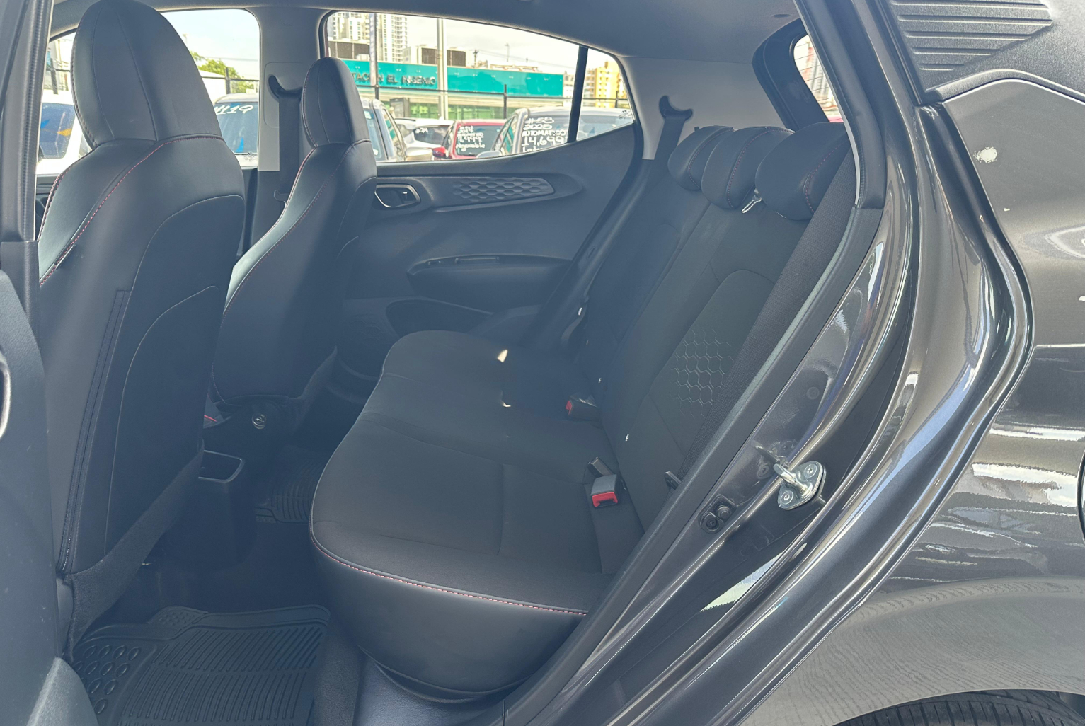 Hyundai Grand i10 2025 Automático color Gris, Imagen #10