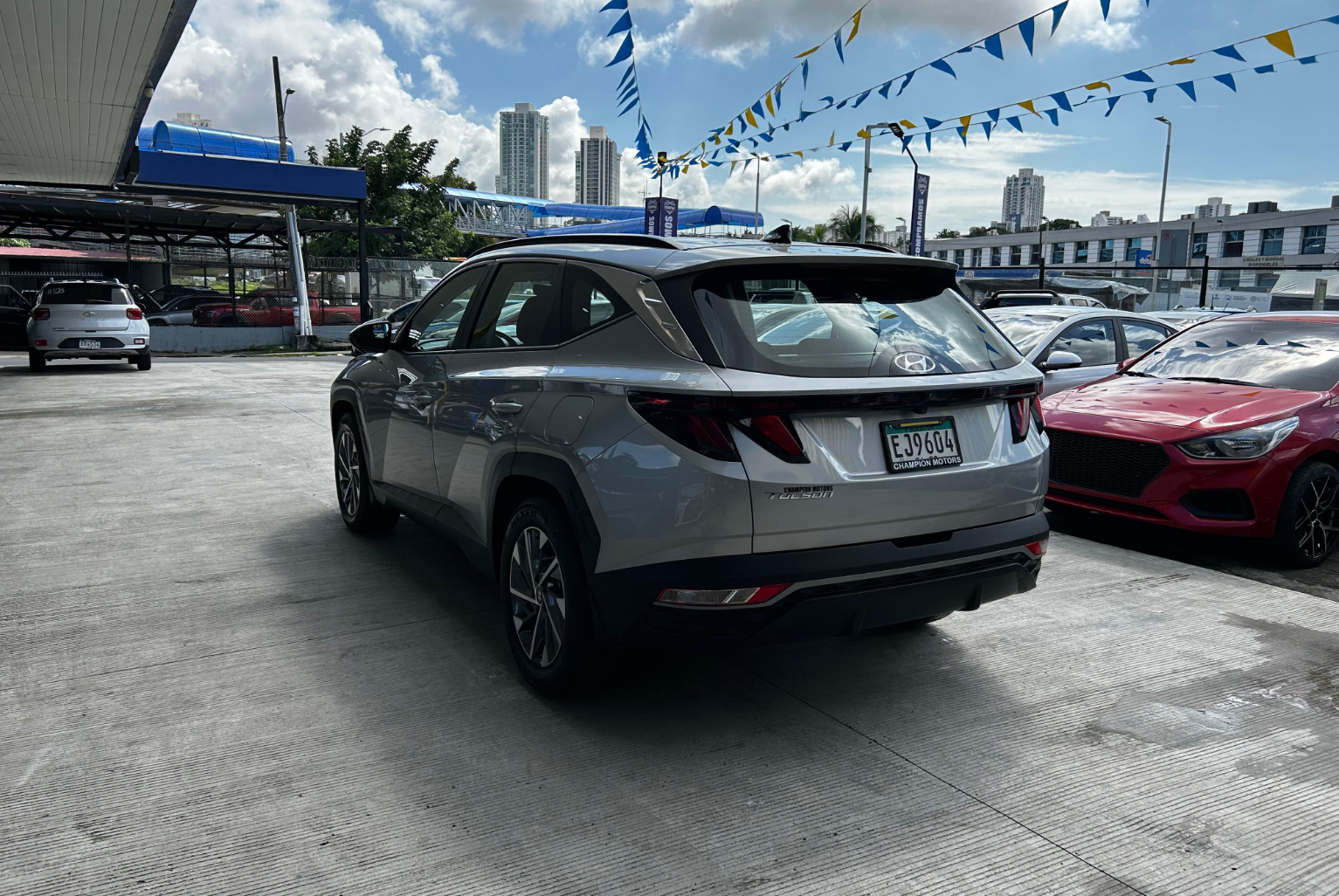 Hyundai Tucson 2024 Automático color Plateado, Imagen #6