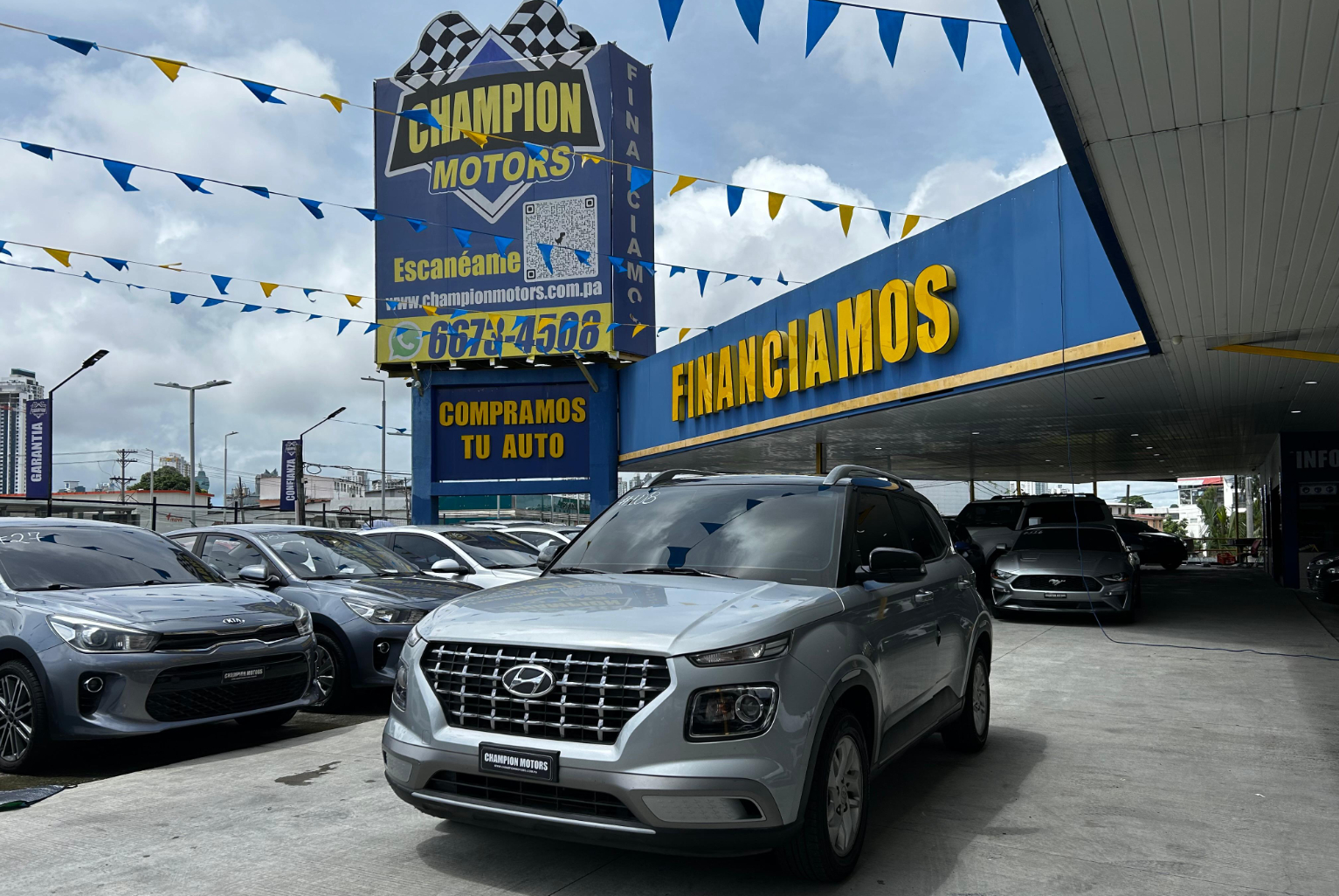 Hyundai Venue 2020 Automático color Plateado, Imagen #1