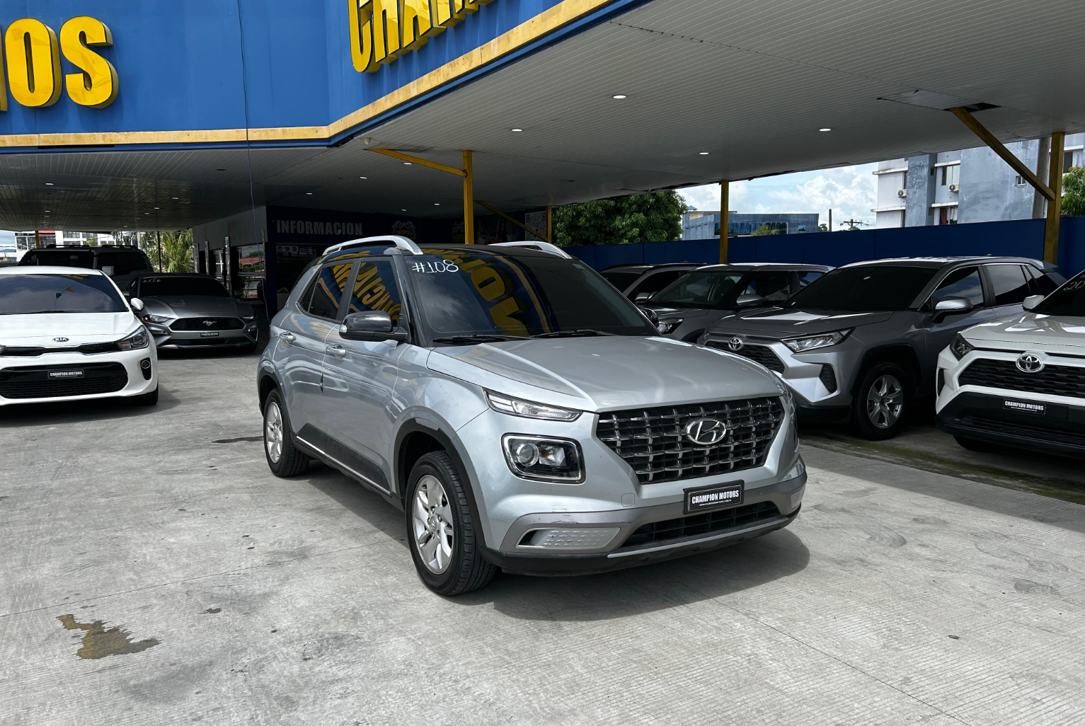 Hyundai Venue 2020 Automático color Plateado, Imagen #3