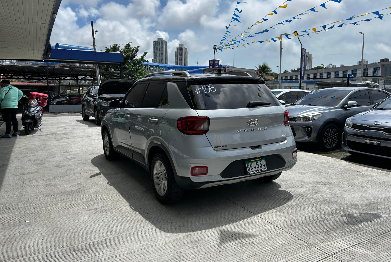 Hyundai Venue 2020 Automático color Plateado, Imagen #6