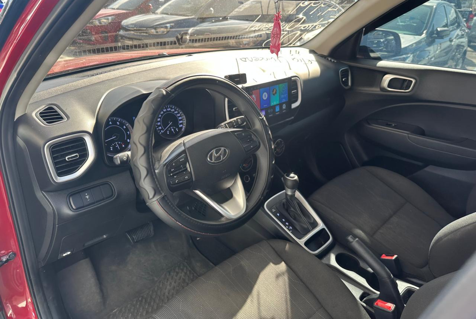 Hyundai Venue 2023 Automático color Rojo, Imagen #8