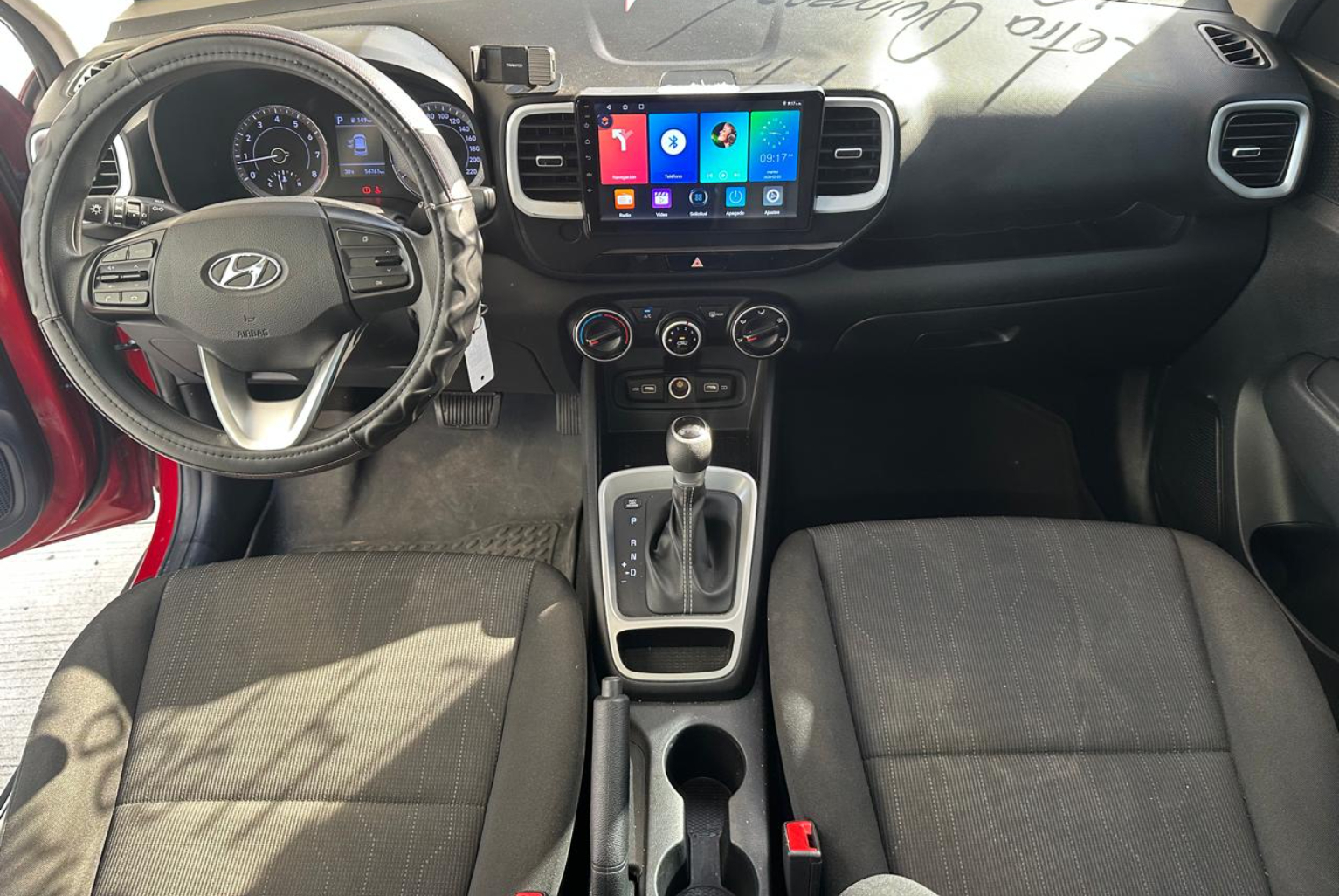 Hyundai Venue 2023 Automático color Rojo, Imagen #9