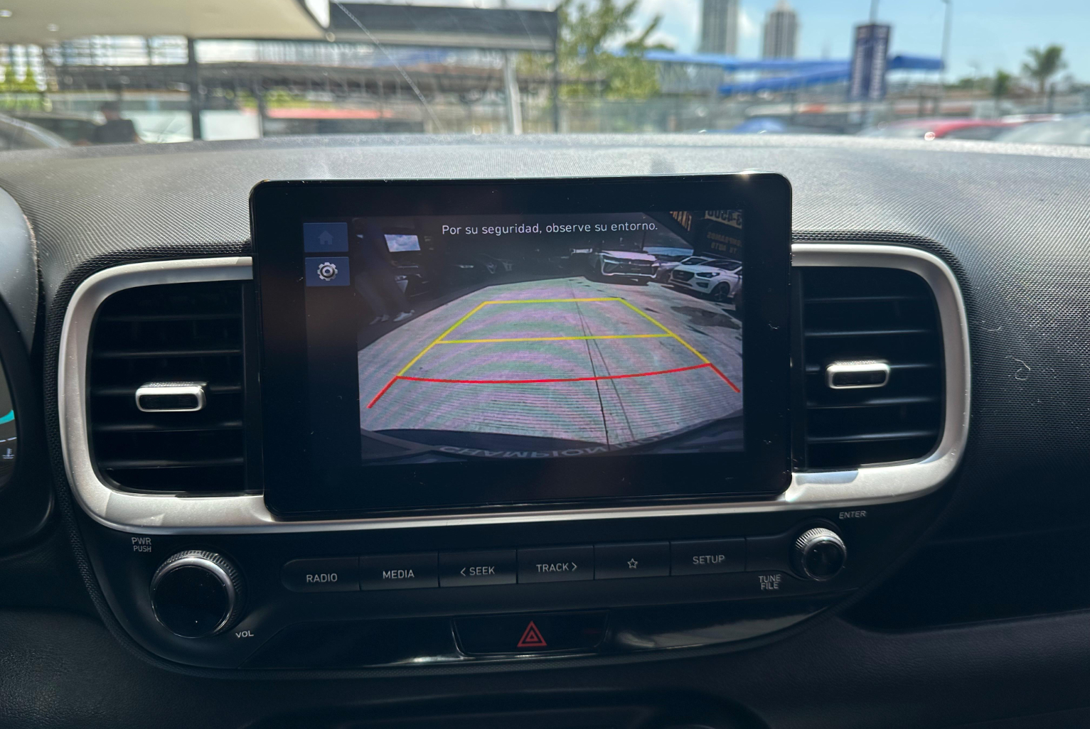 Hyundai Venue 2025 Automático color Rojo, Imagen #12