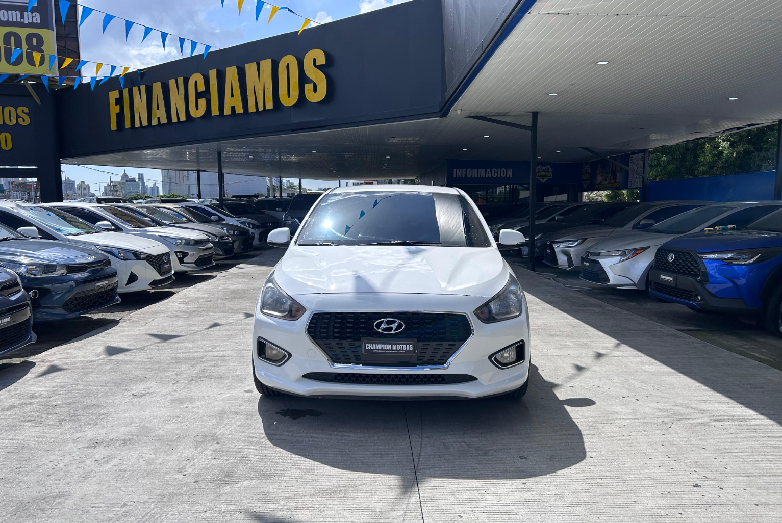 Hyundai Verna 2020 Manual color Blanco, Imagen #2