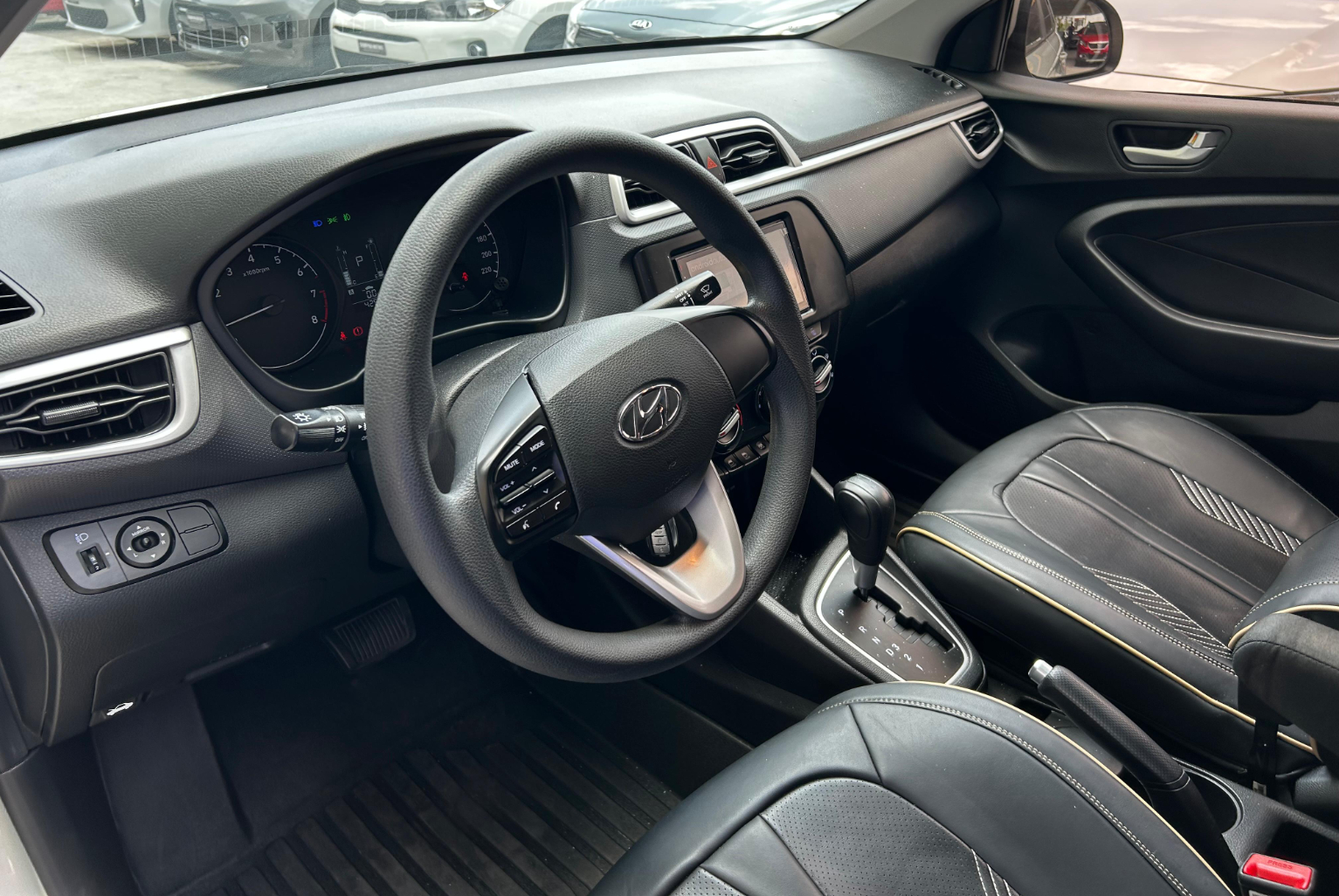 Hyundai Verna 2022 Automático color Beige, Imagen #7