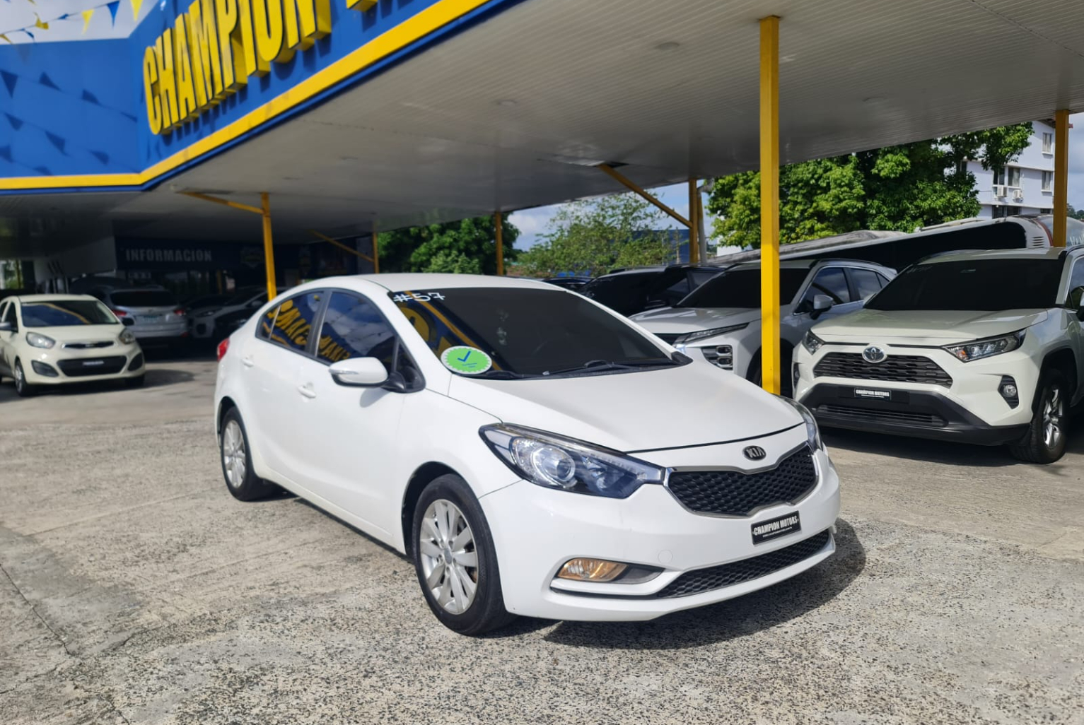 Kia Cerato 2015 Automático color Blanco, Imagen #3