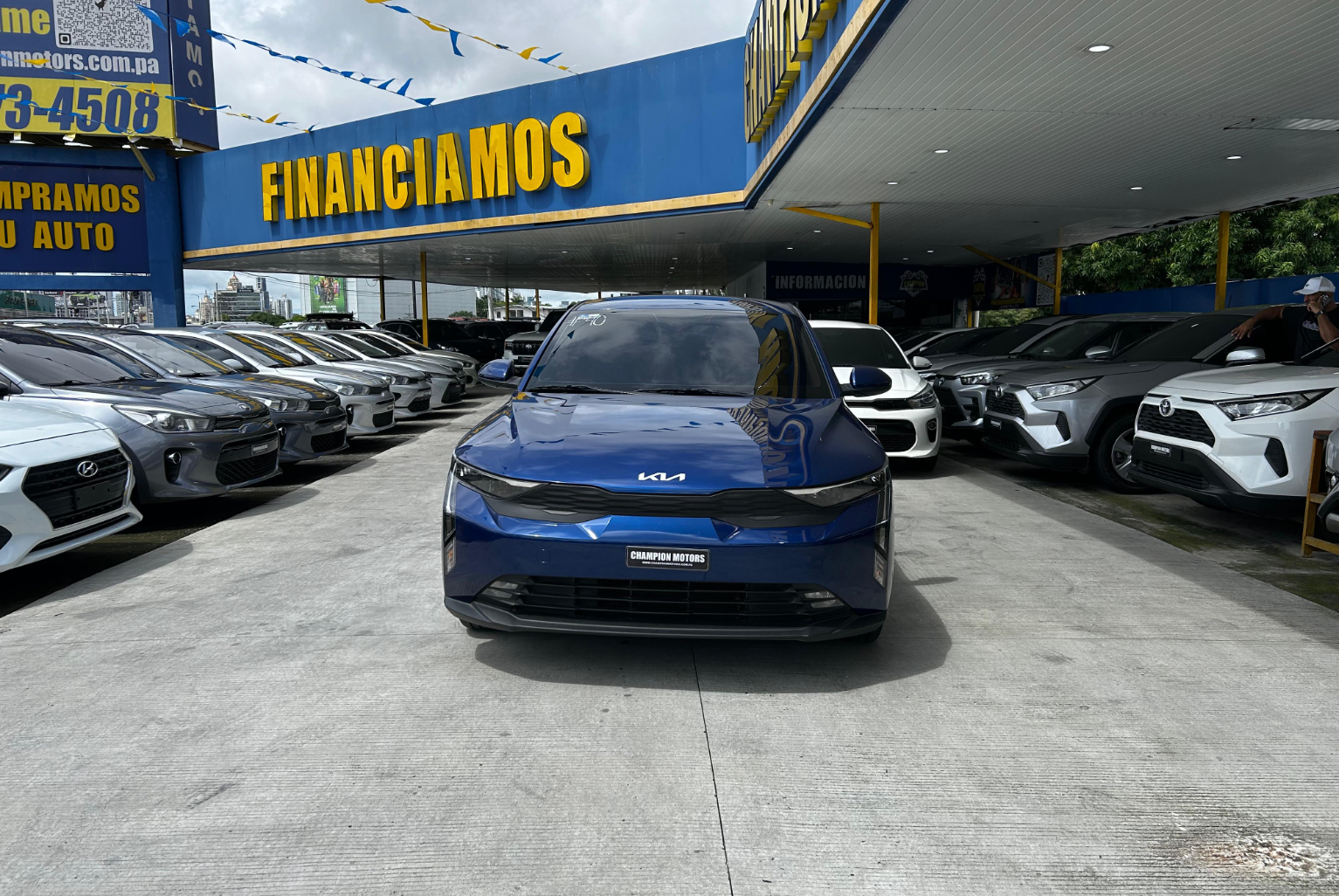 Kia K3 2025 Automático color Azul, Imagen #2