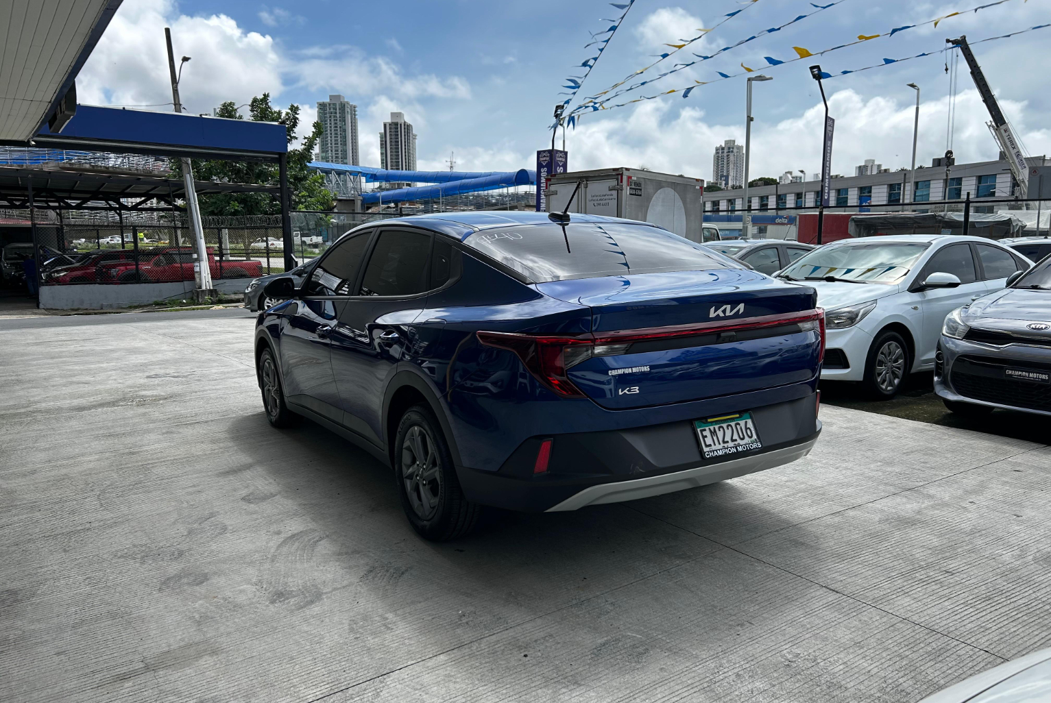 Kia K3 2025 Automático color Azul, Imagen #6