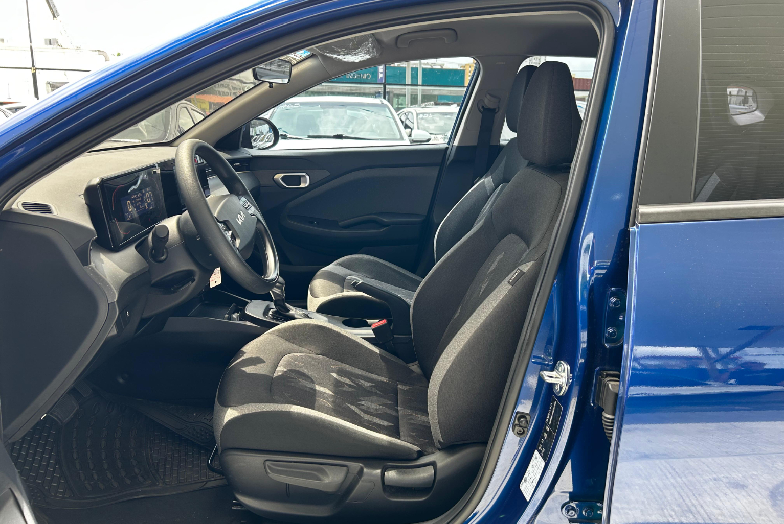 Kia K3 2025 Automático color Azul, Imagen #7