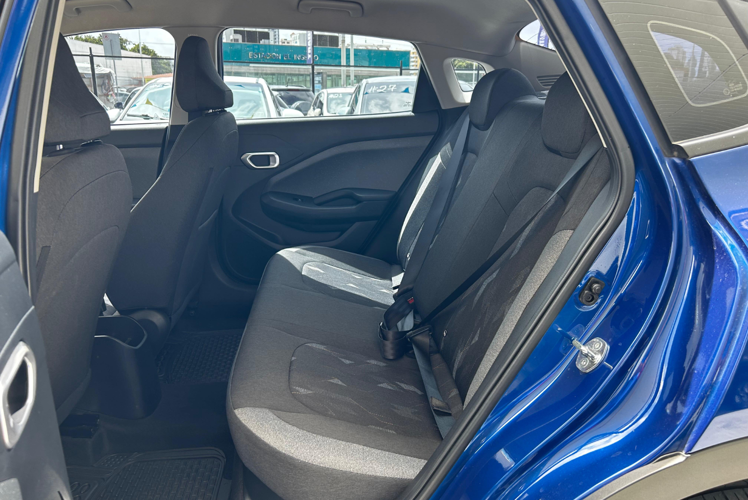 Kia K3 2025 Automático color Azul, Imagen #10