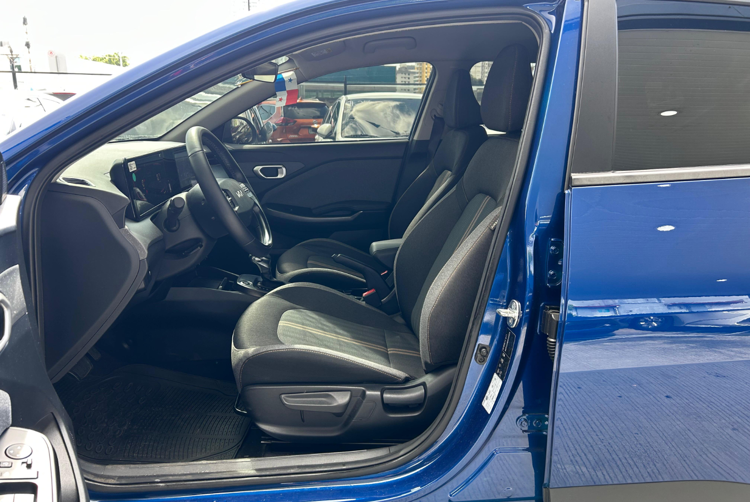 Kia K3 2025 Automático color Azul, Imagen #8