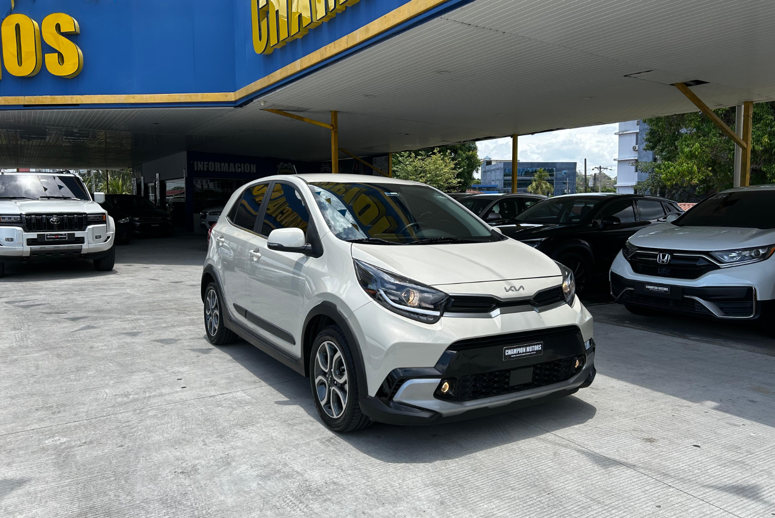 Kia Picanto 2023 Automático color Beige, Imagen #3