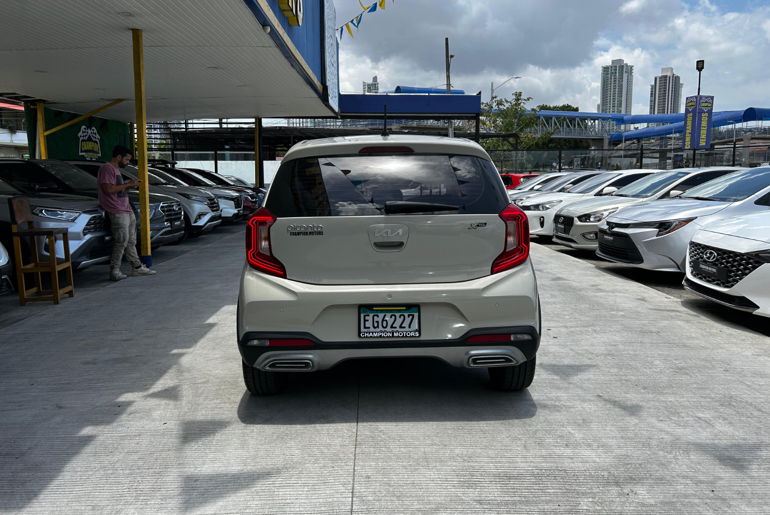 Kia Picanto 2023 Automático color Beige, Imagen #5
