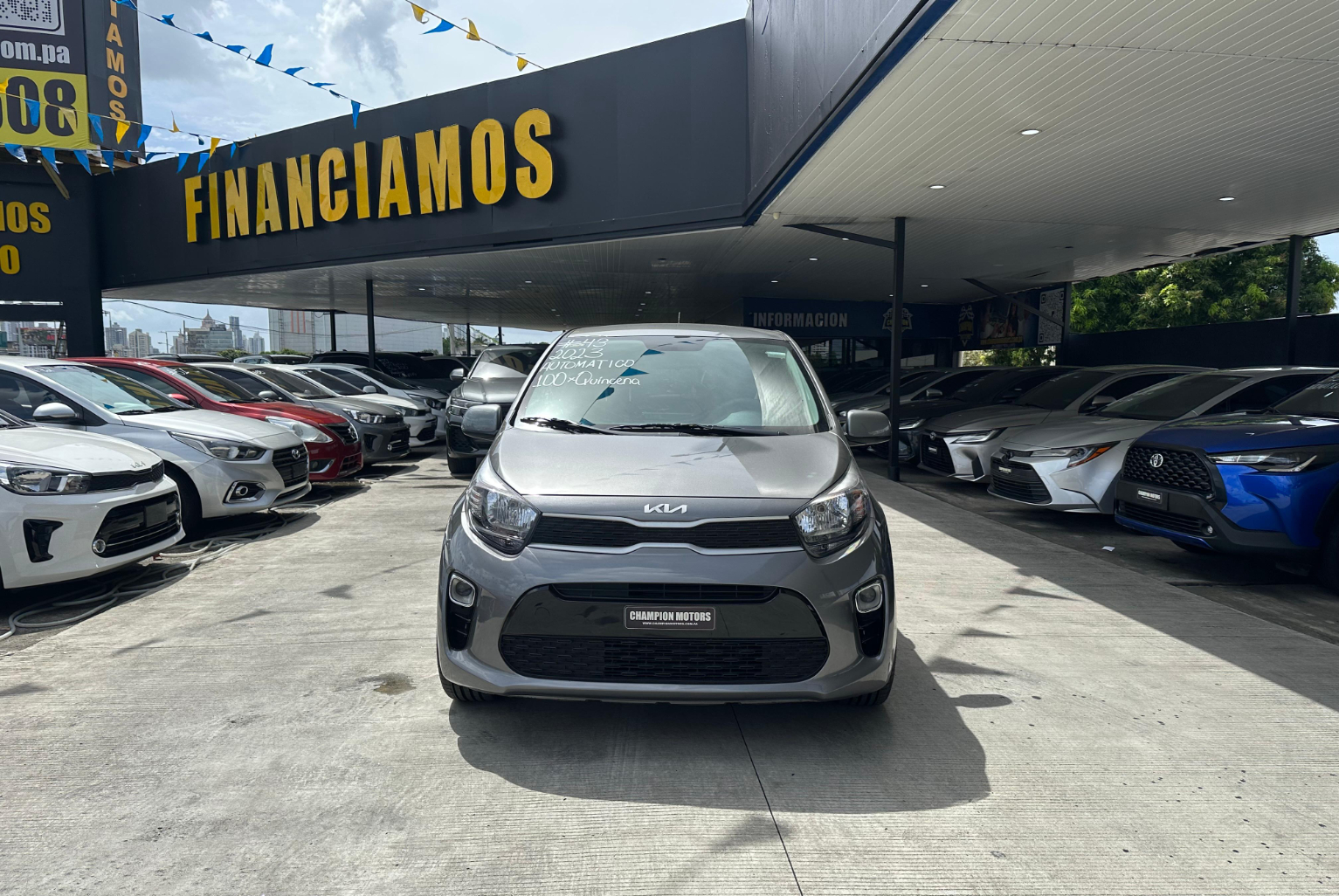 Kia Picanto 2023 Automático color Gris, Imagen #2