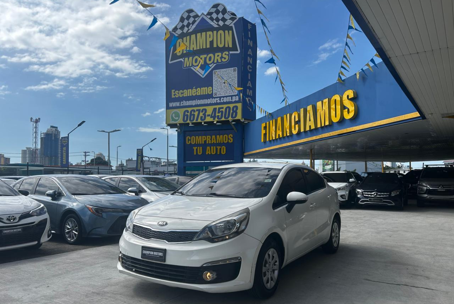Kia Rio 2018 Automático color Blanco, Imagen #1