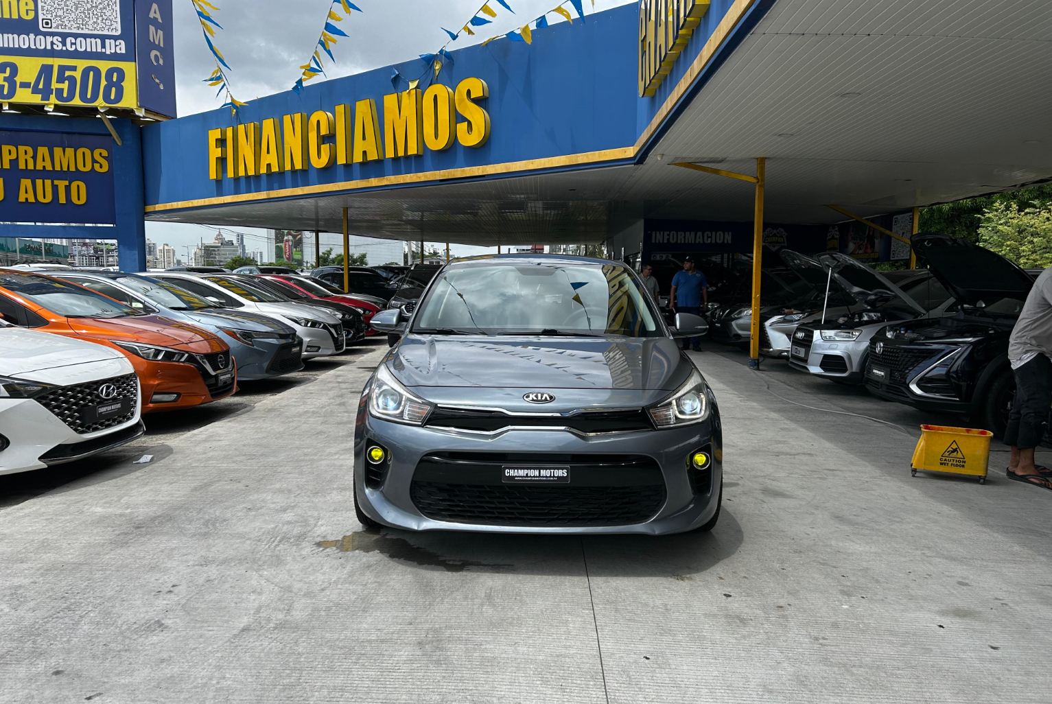Kia Rio 2019 Automático color Gris, Imagen #2