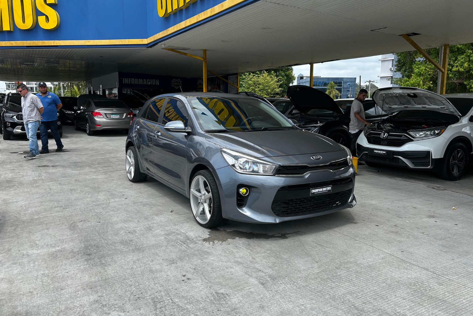 Kia Rio 2019 Automático color Gris, Imagen #3